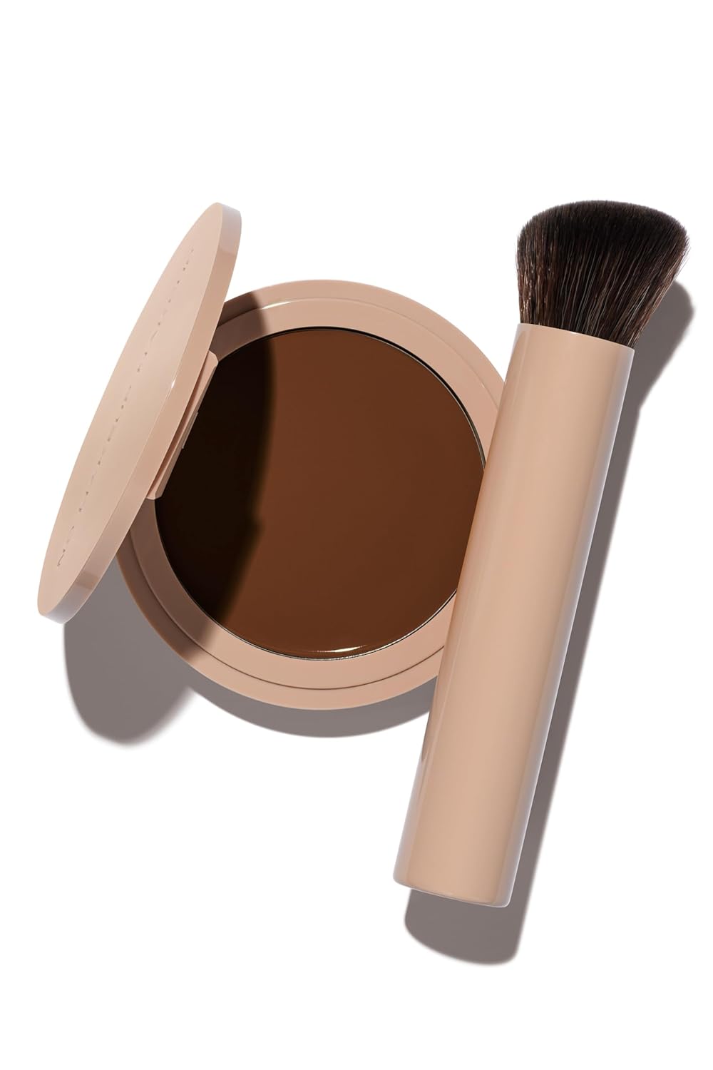 Long-Lasting Lightweight Foundation & Brush Duo for Deep Skin