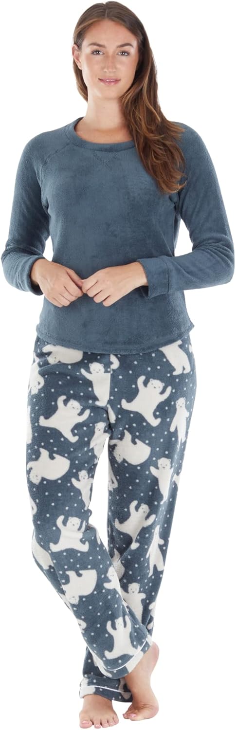 PajamaMania Women's Fleece Long Sleeve Pajama Set for Comfort