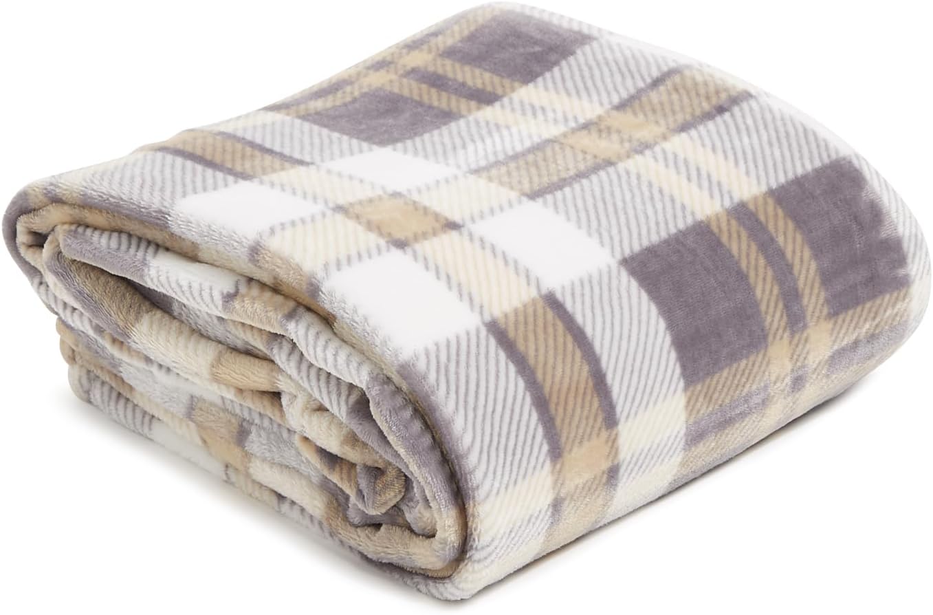 Vera Bradley Women's Disney Fleece Plush Throw Blanket Review