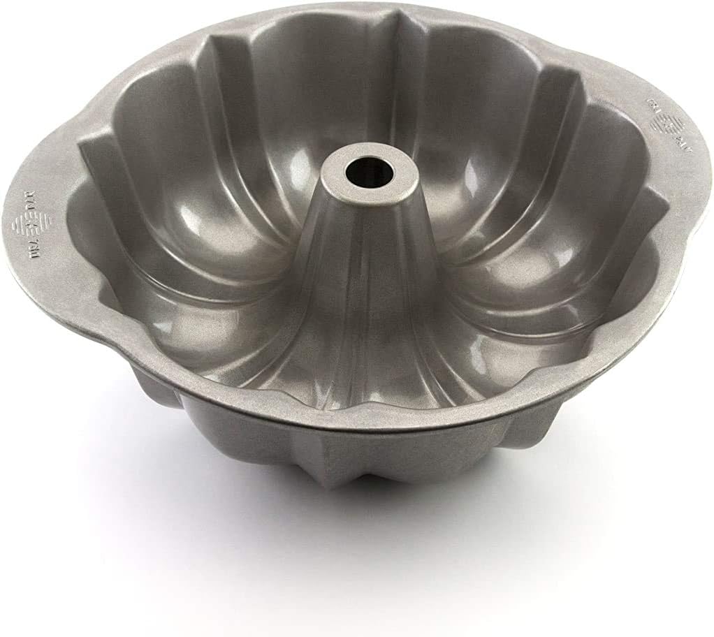 USA Pan Bakeware Nonstick Fluted Tube Cake Pan Review
