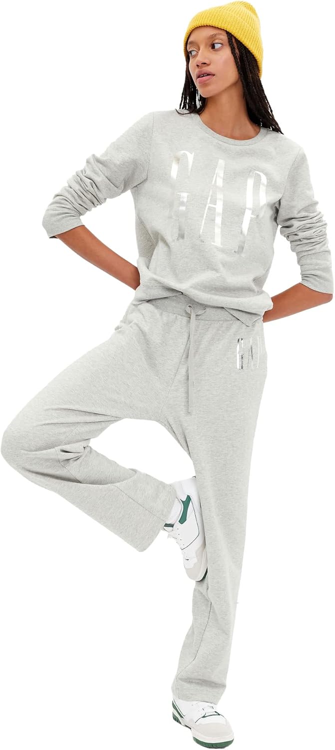 GAP Women's Logo Sweatpant: Cozy & Stylish