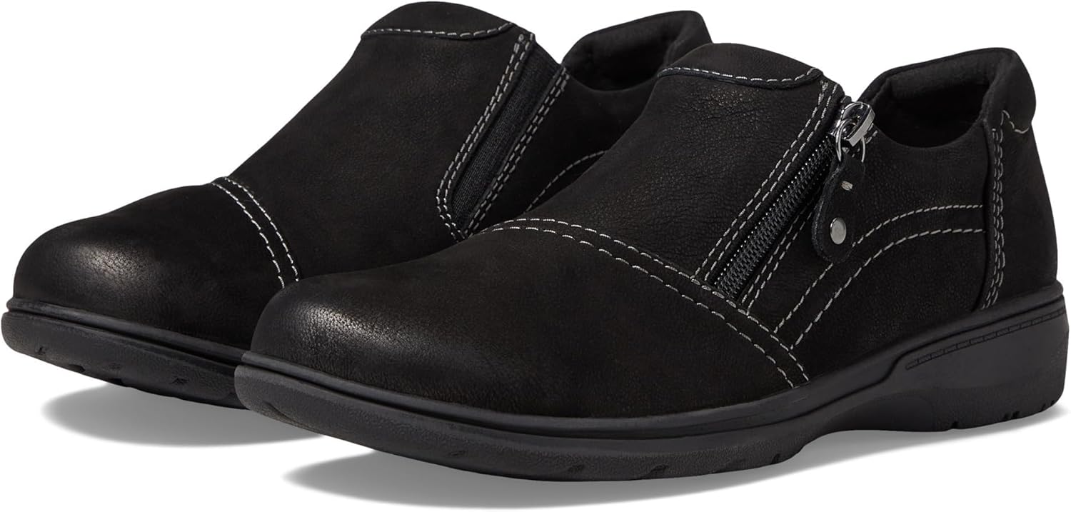 Clarks Women's Carleigh Ray Oxford: Comfort and Style Combined