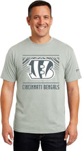Zubaz NFL Men's Short Sleeve Team Graphic T-Shirt - Bold (Style 6Q3N)