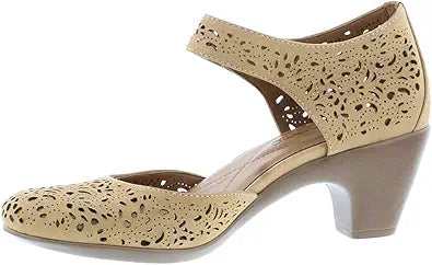 Easy Spirit Women's Cindie Pump: Stylish Comfort for Every Occasion