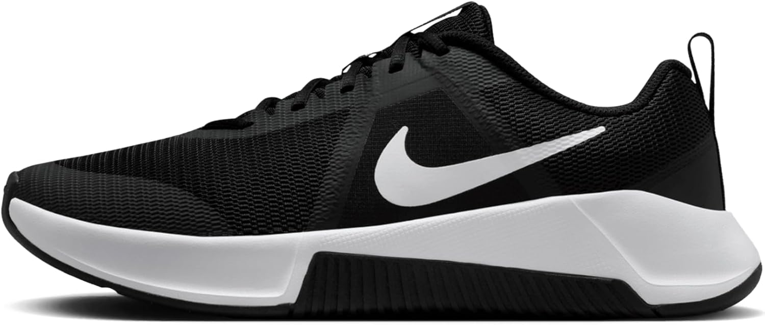 Nike Men's Mc Trainer 3 Sneaker: Stability and Comfort Combined