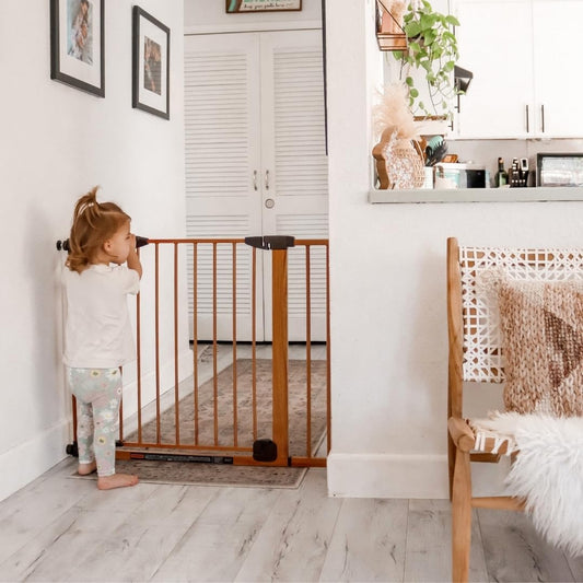 Self-Closing Baby Gate with Hold-Open: Toddleroo Woodcraft Steel - 30 Tall, Brown