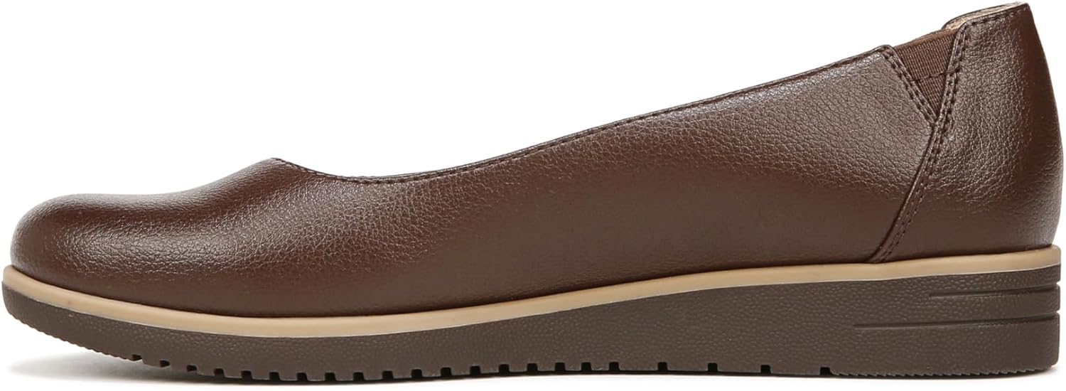 Naturalizer Womens Idea Slip on Ballet Flat for Comfort and Style
