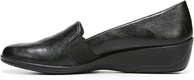 LifeStride Women's Isabelle Loafer: Stylish Comfort for Every Occasion