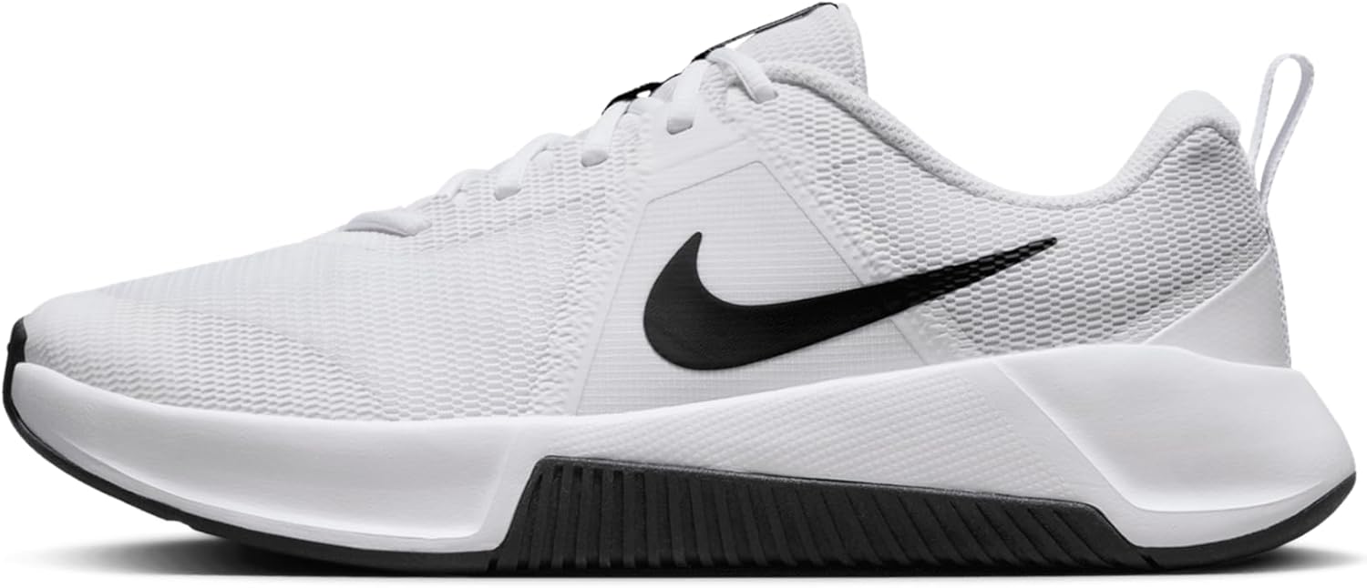Nike Men's Mc Trainer 3 Sneaker: Stability and Comfort Combined