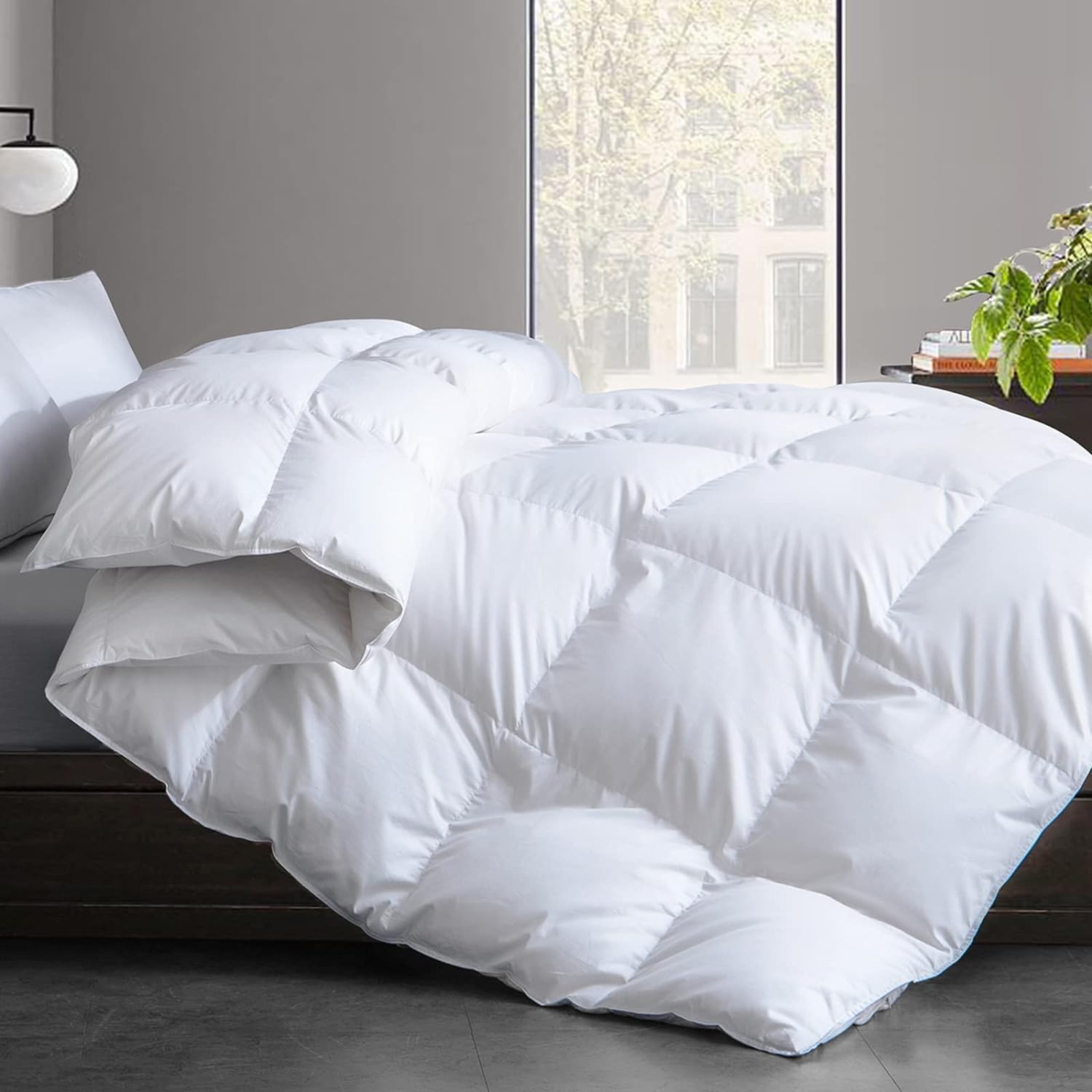 Luxurious King Size Feather Comforter for All Seasons