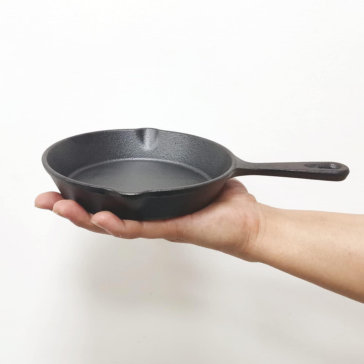 MOZUVE 6 Cast Iron Skillet - Pre-Seasoned Quality!