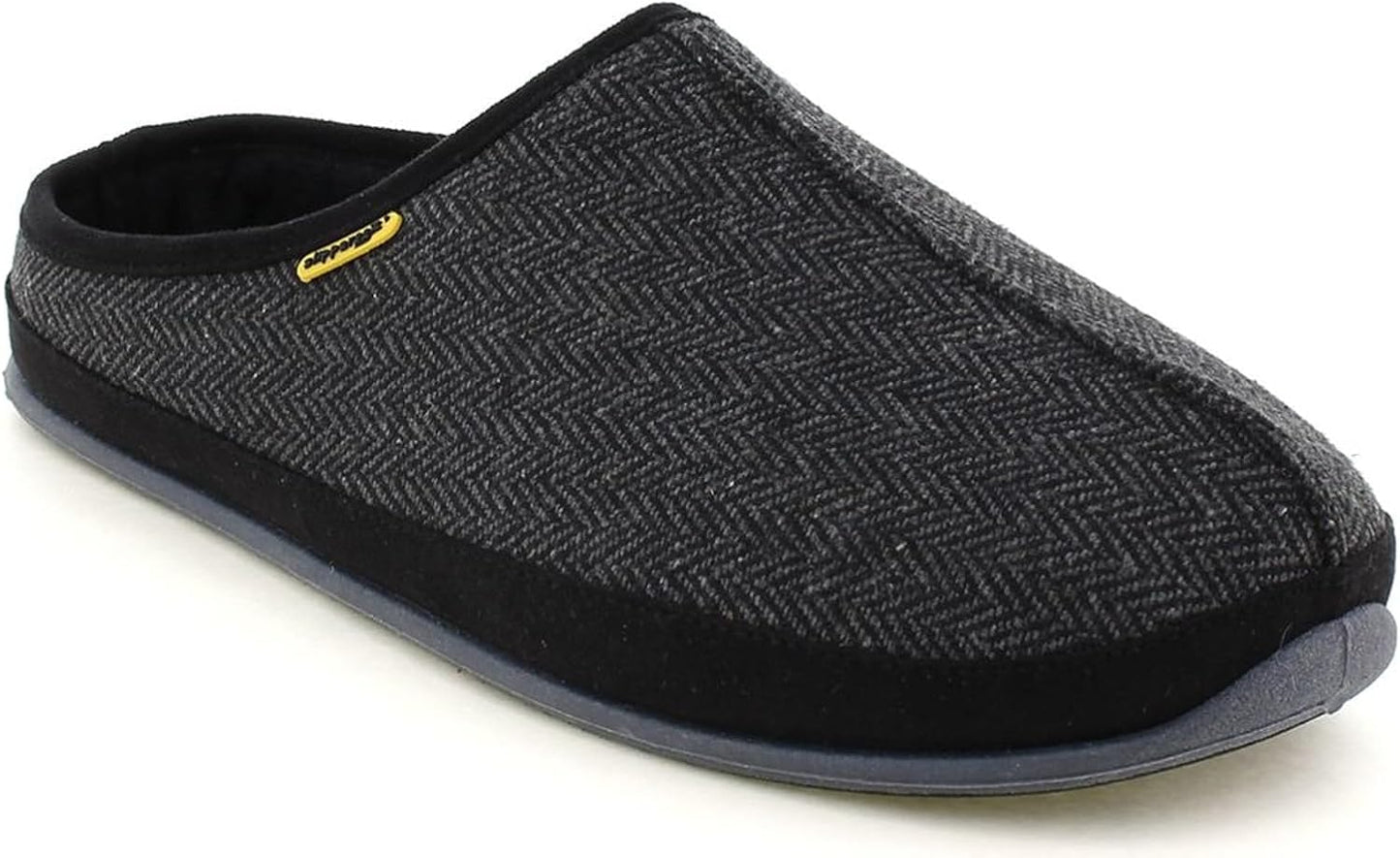 Deer Stags Men's Wherever Slipper: Comfort Meets Style