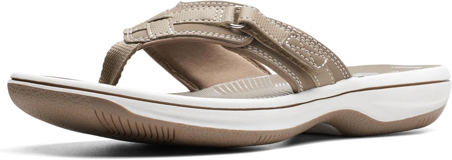 Clarks Women's Breeze Sea Flip-Flop: Lightweight Comfort for Summer