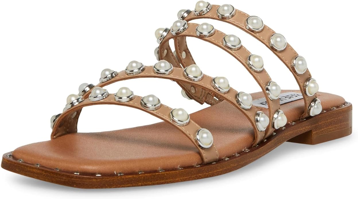 Steve Madden Women's Skyler Flat Sandal: Stylish Comfort for All
