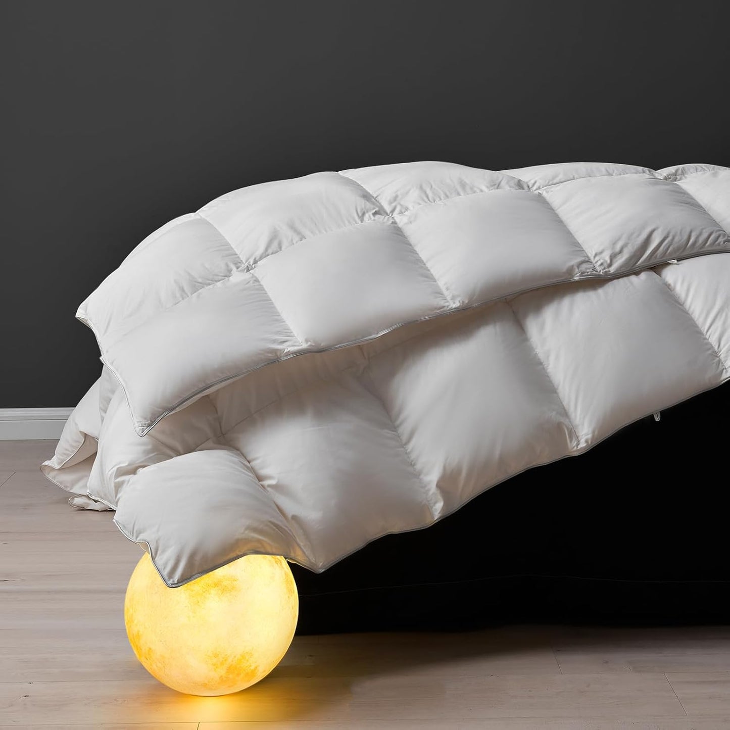 DWR Superior Luxury Feather Down Comforter for Cozy Sleep