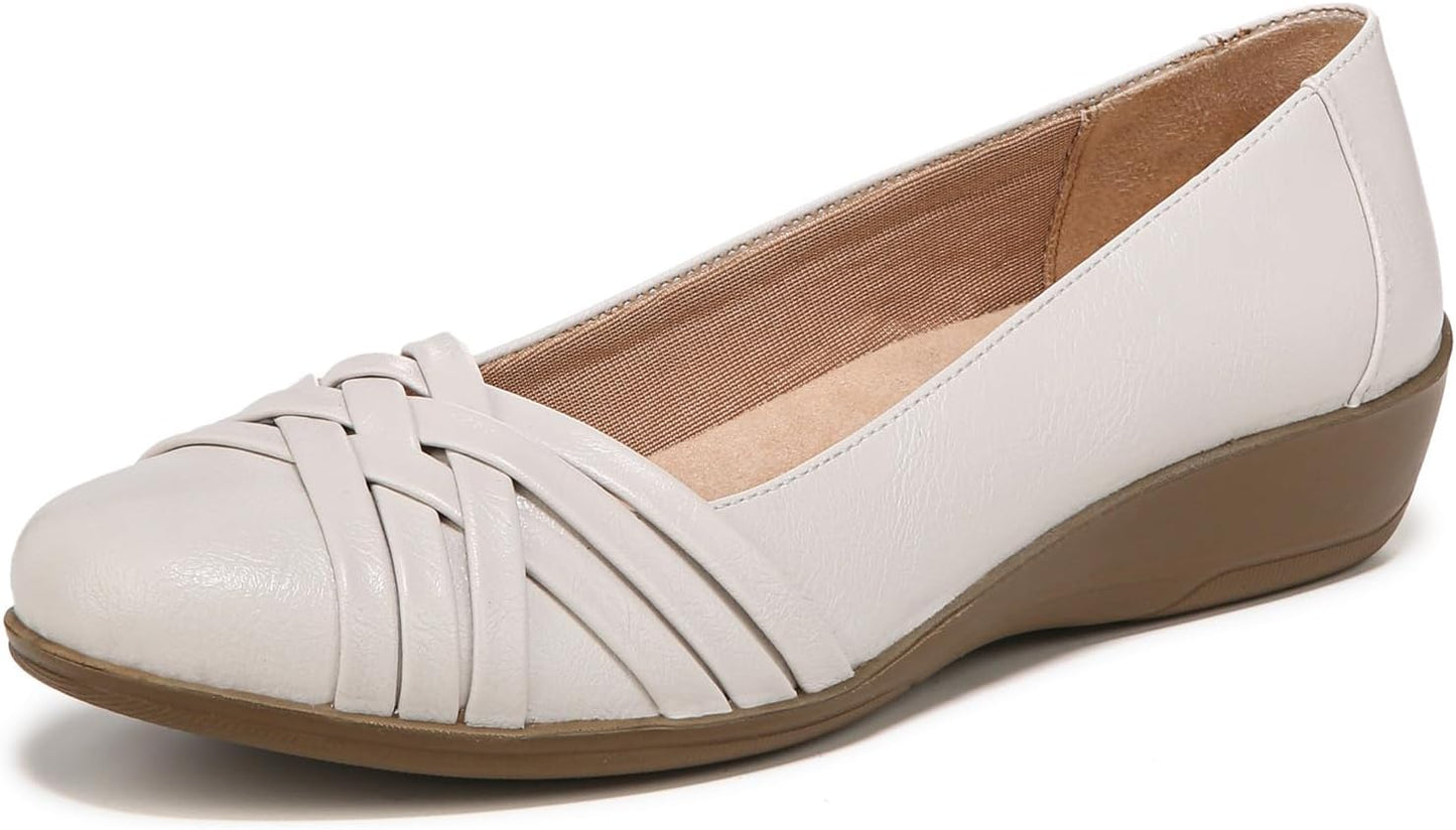 LifeStride Women's Incredible Flat for All-Day Comfort and Style