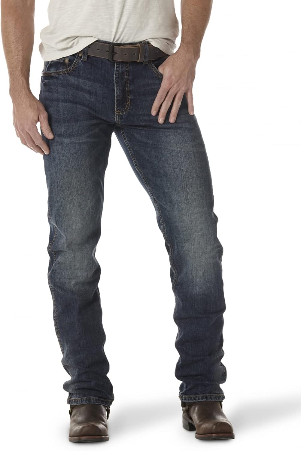 Wrangler Mens Retro Slim Fit Straight Leg Jean for Modern Style