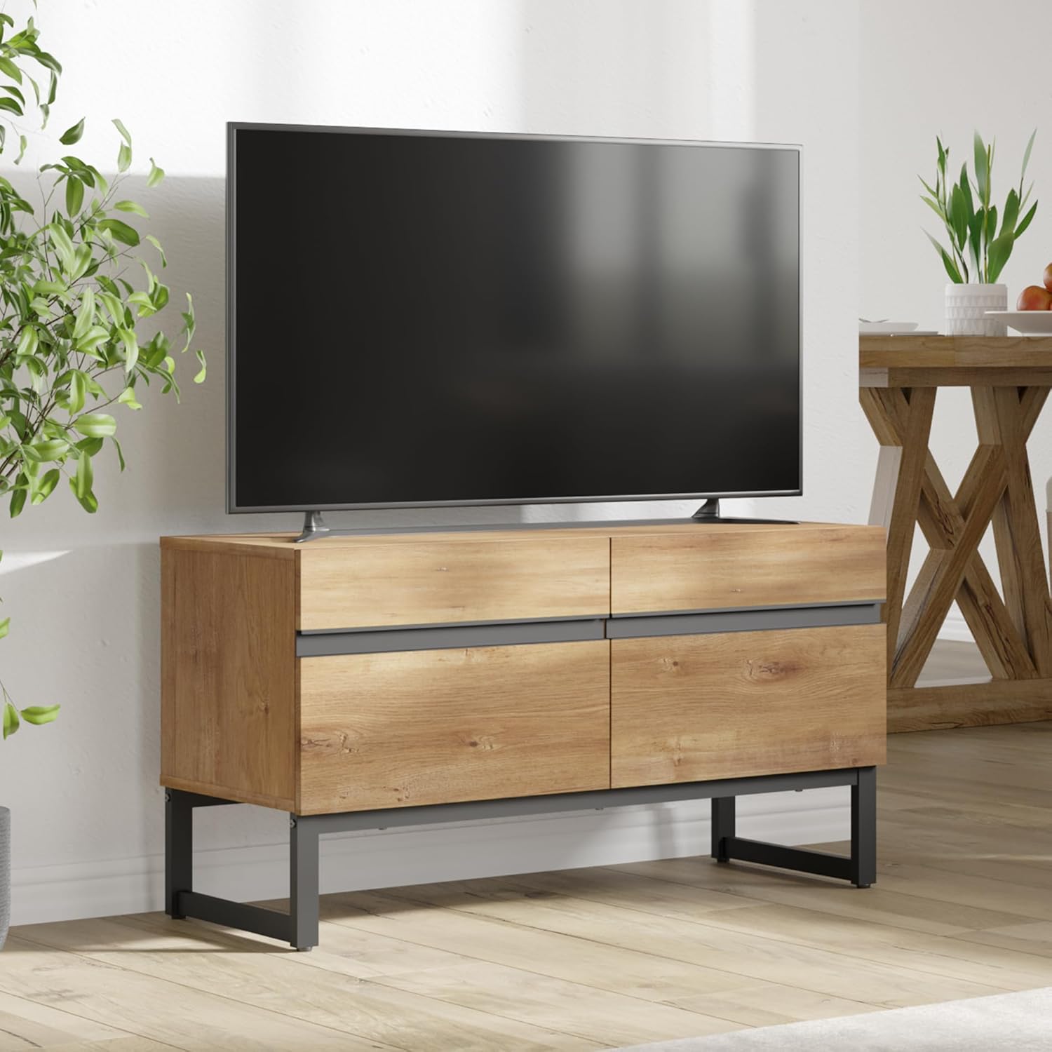 WAMPAT Oak TV Stand - Stylish Storage Solution