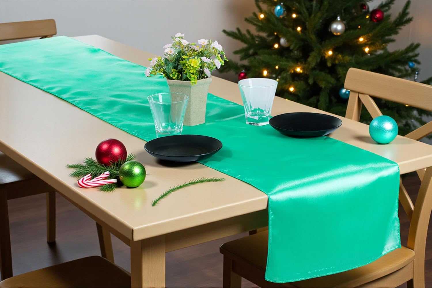 MDS Christmas Satin Table Runners - Luxurious 15 Pack Decor
