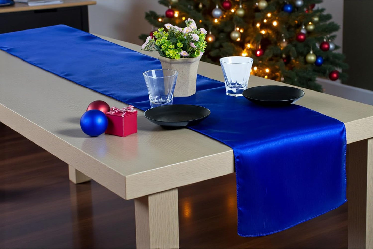 MDS Christmas Satin Table Runners - Luxurious 30 Pack Decor