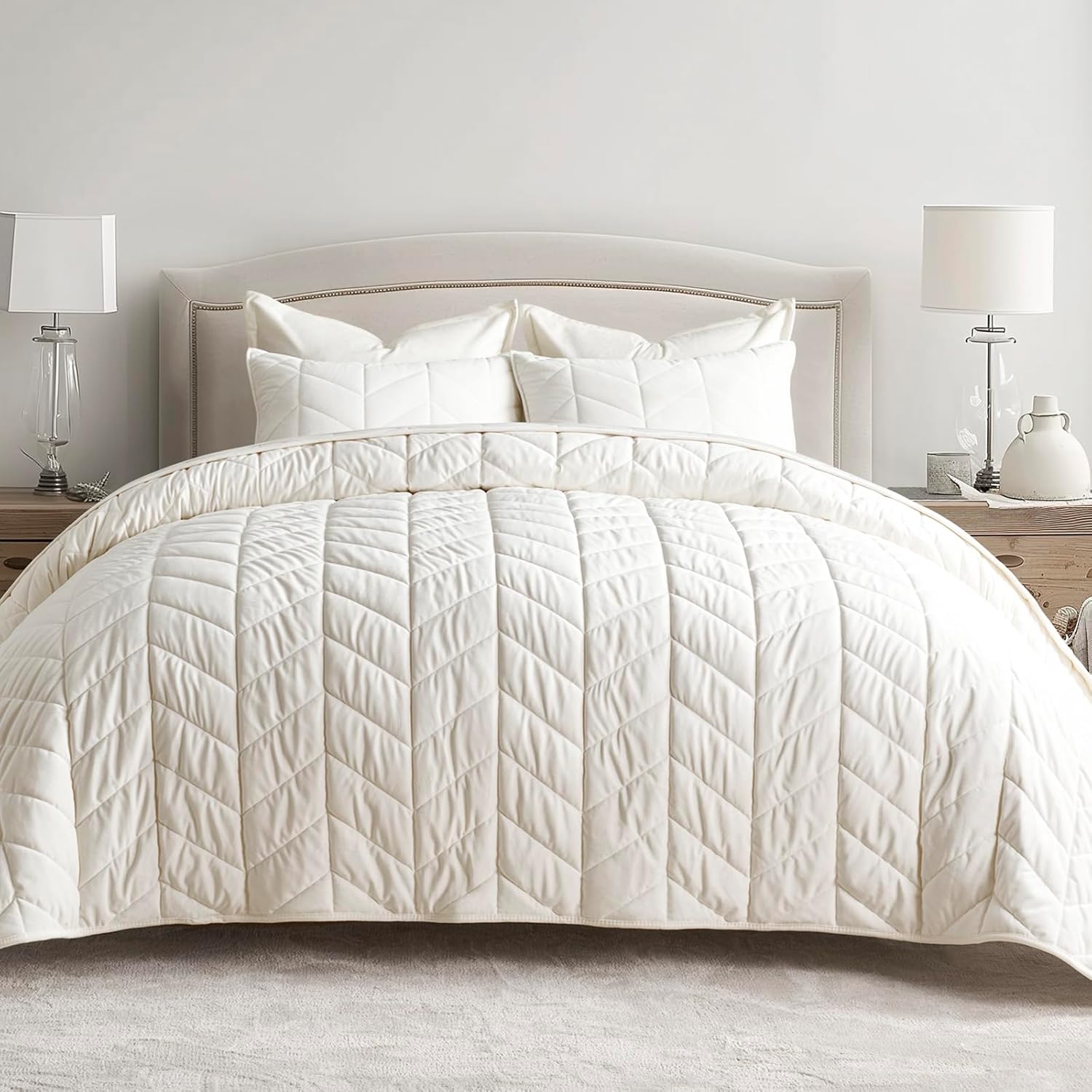 Luxurious Queen Velvet Quilts Set for All Seasons by Evergrace