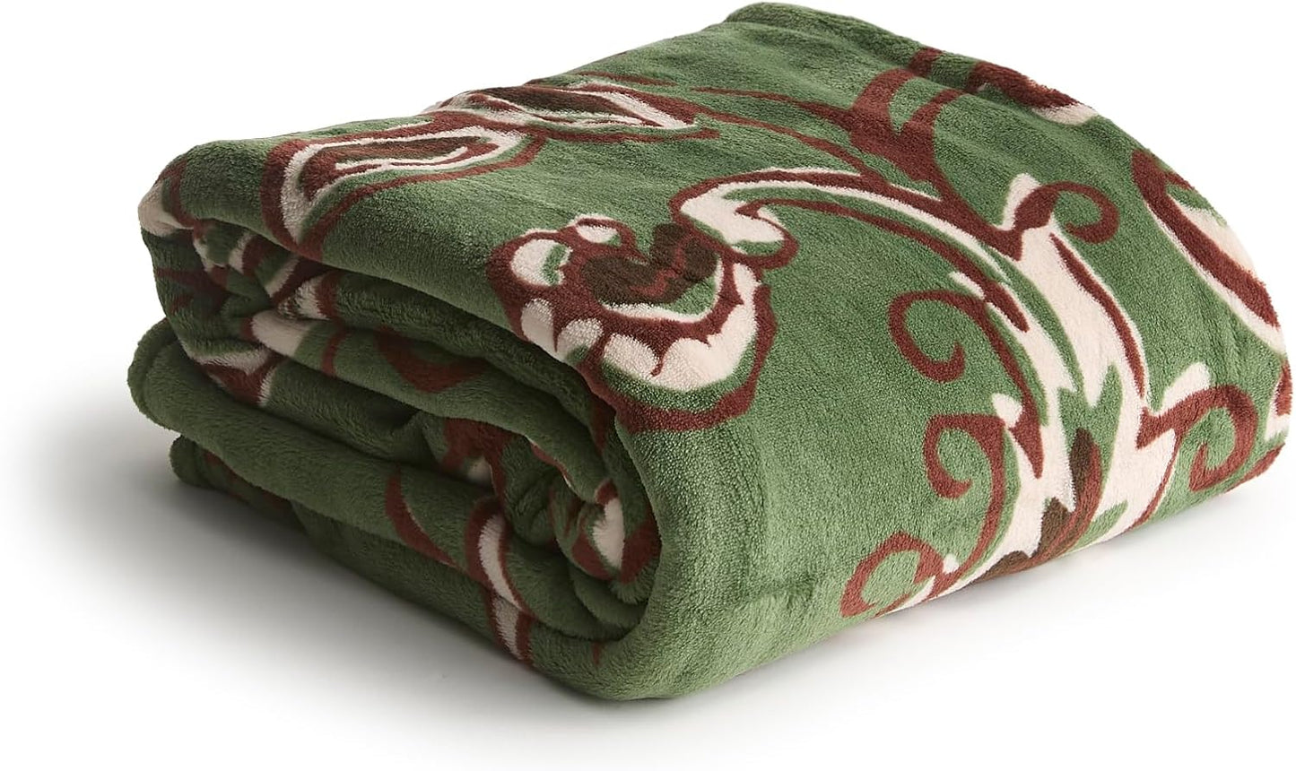 Vera Bradley Women's Disney Fleece Plush Throw Blanket Review