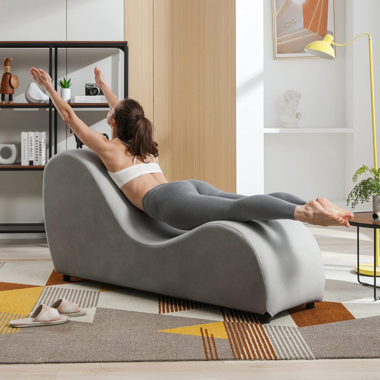 ijuicy S Curved Yoga Chair: Ergonomic Relaxation