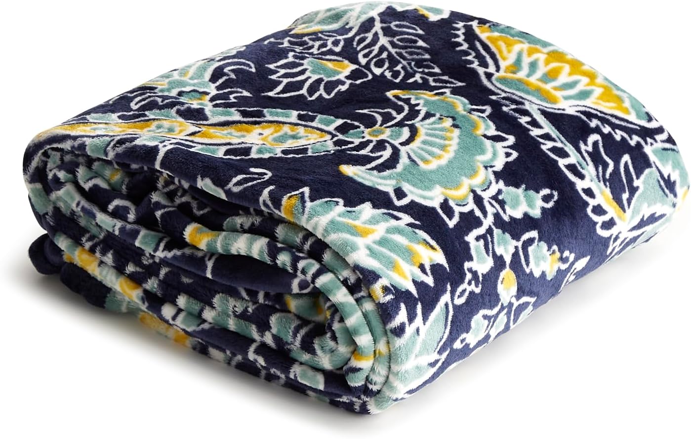 Vera Bradley Women's Disney Fleece Plush Throw Blanket Review