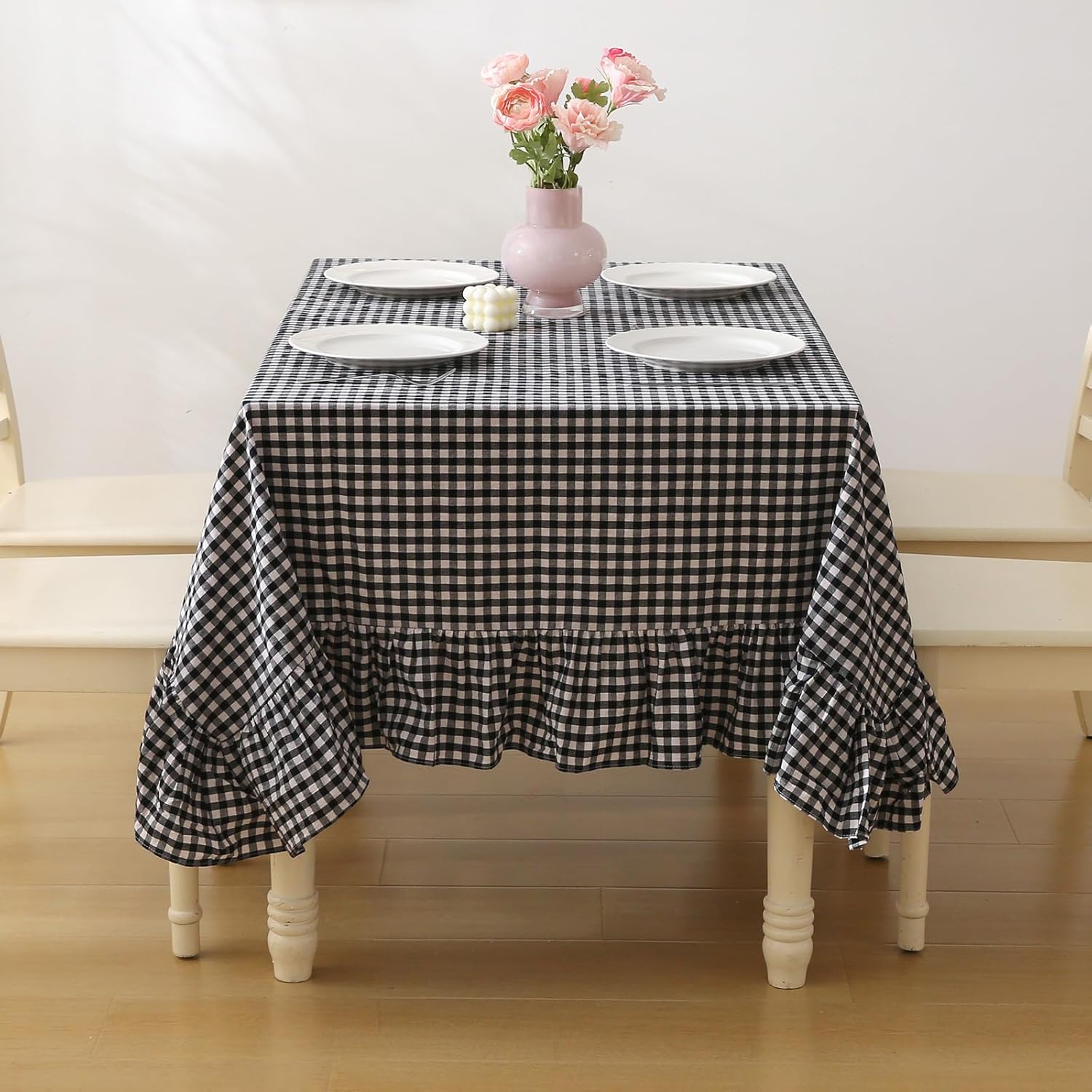 100% Cotton Black White Plaid Ruffled Table Cloth for Dining