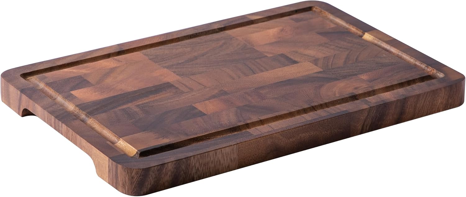 Walnut Cutting Board with Juice Tank for Effortless Prep