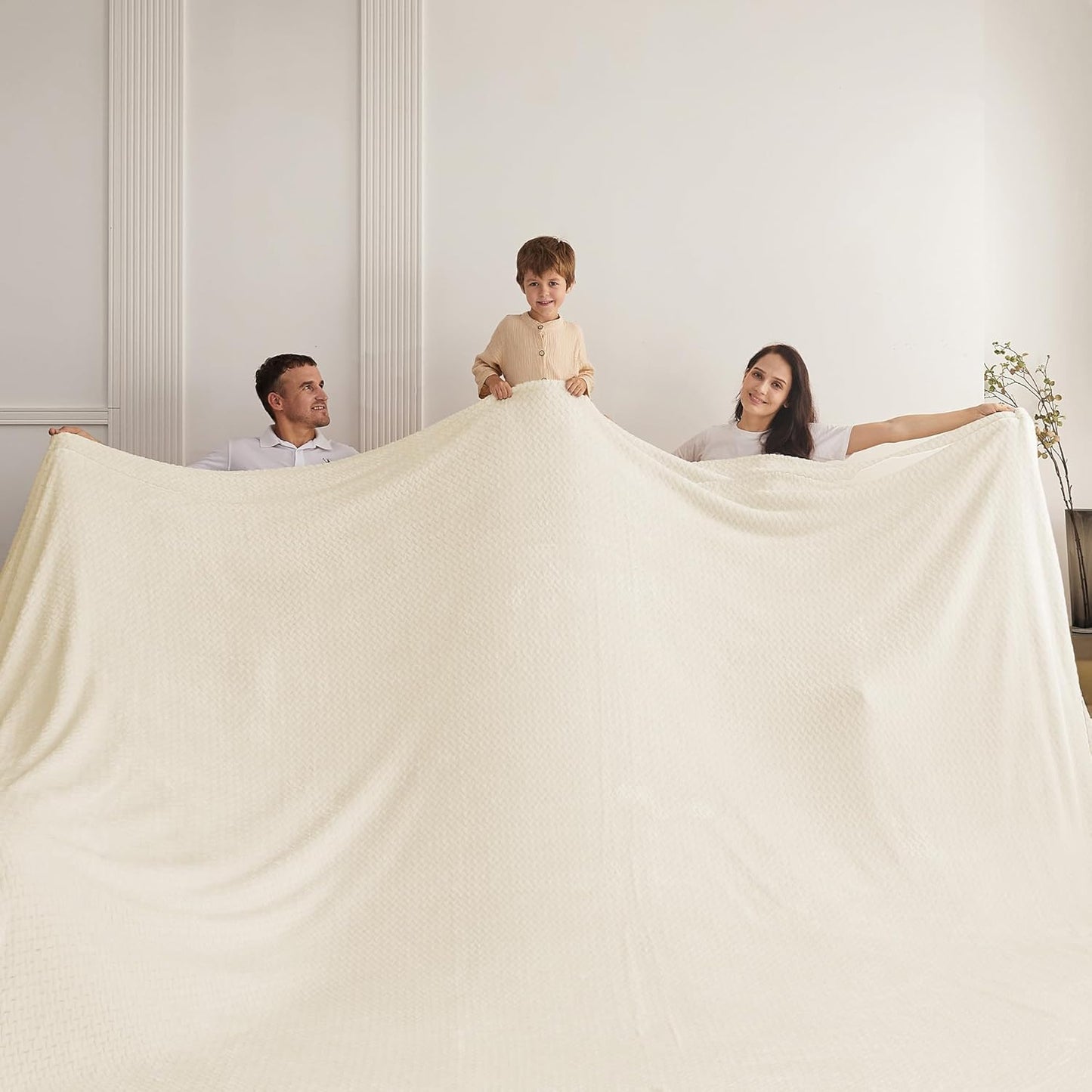 Oversized King Fleece Blanket for Cozy Comfort and Style