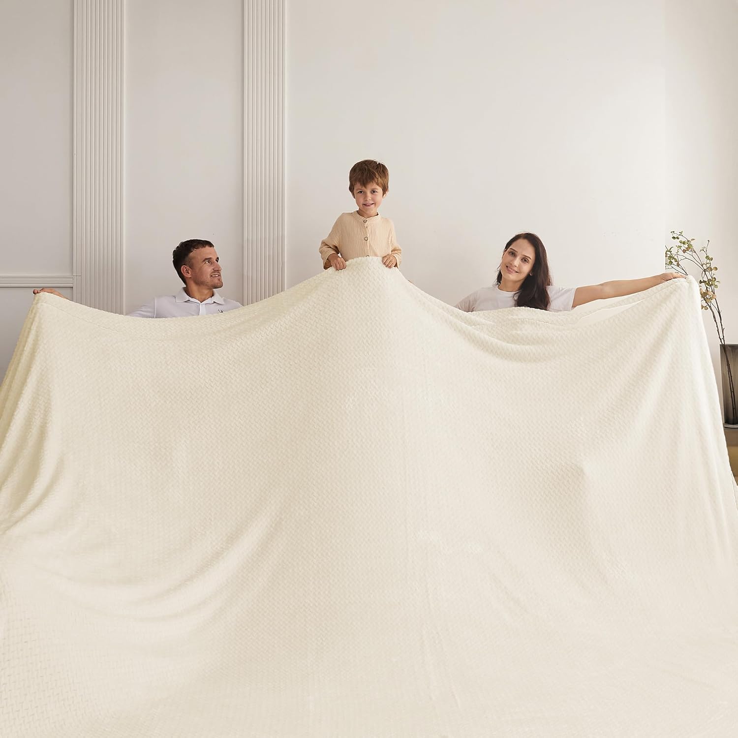 Oversized King Fleece Blanket for Cozy Comfort and Style