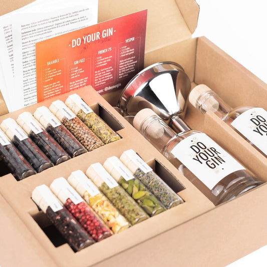 DIY Gin-Making Kit | 12 Botanicals & Recipes