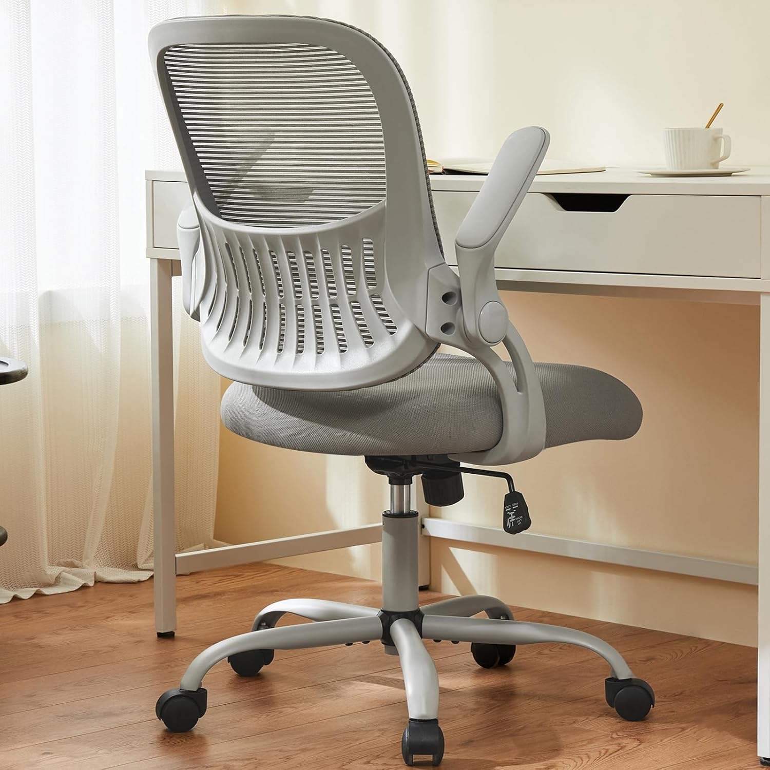 Comfy Mesh Office Chair - Lumbar Support & Swivel Wheels