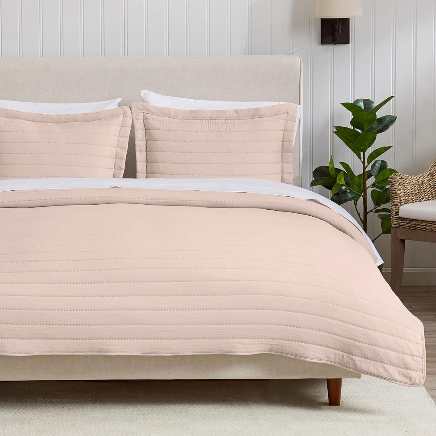 Lightweight Rose Pink Full/Queen Quilt Comforter Set for All Seasons
