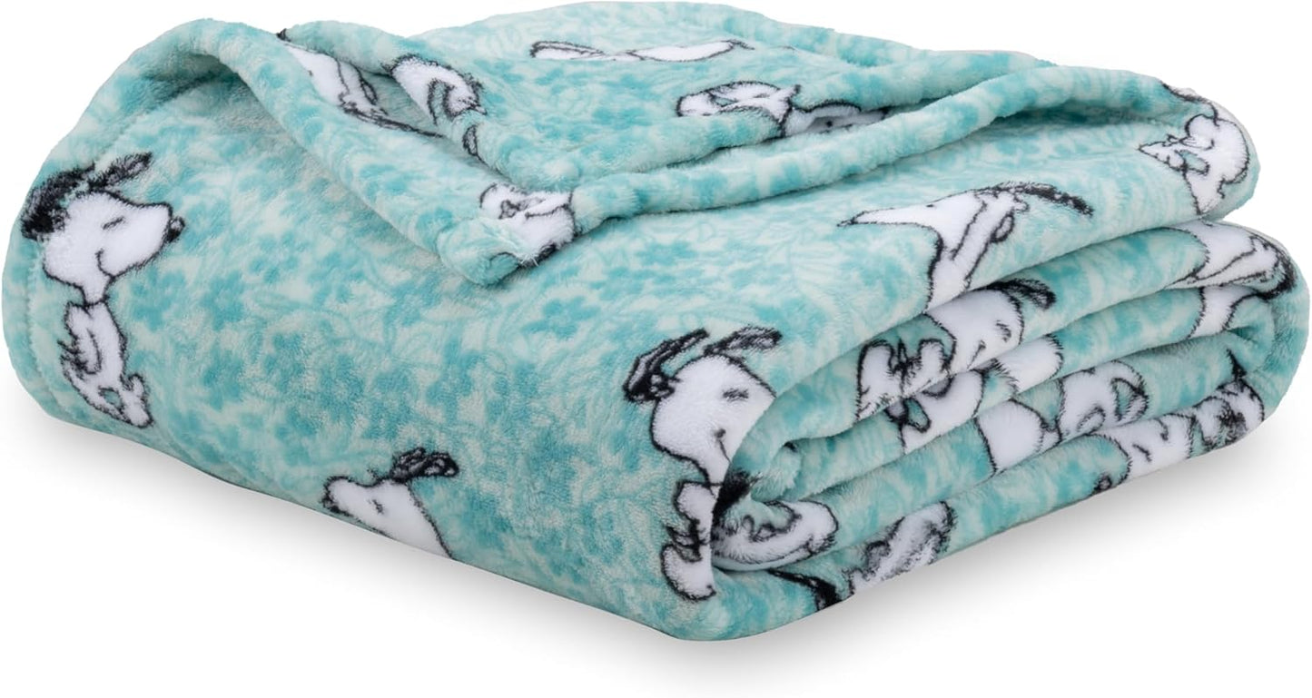 Peanuts VelvetLoft Snoopy Plush Blanket for Cozy Comfort