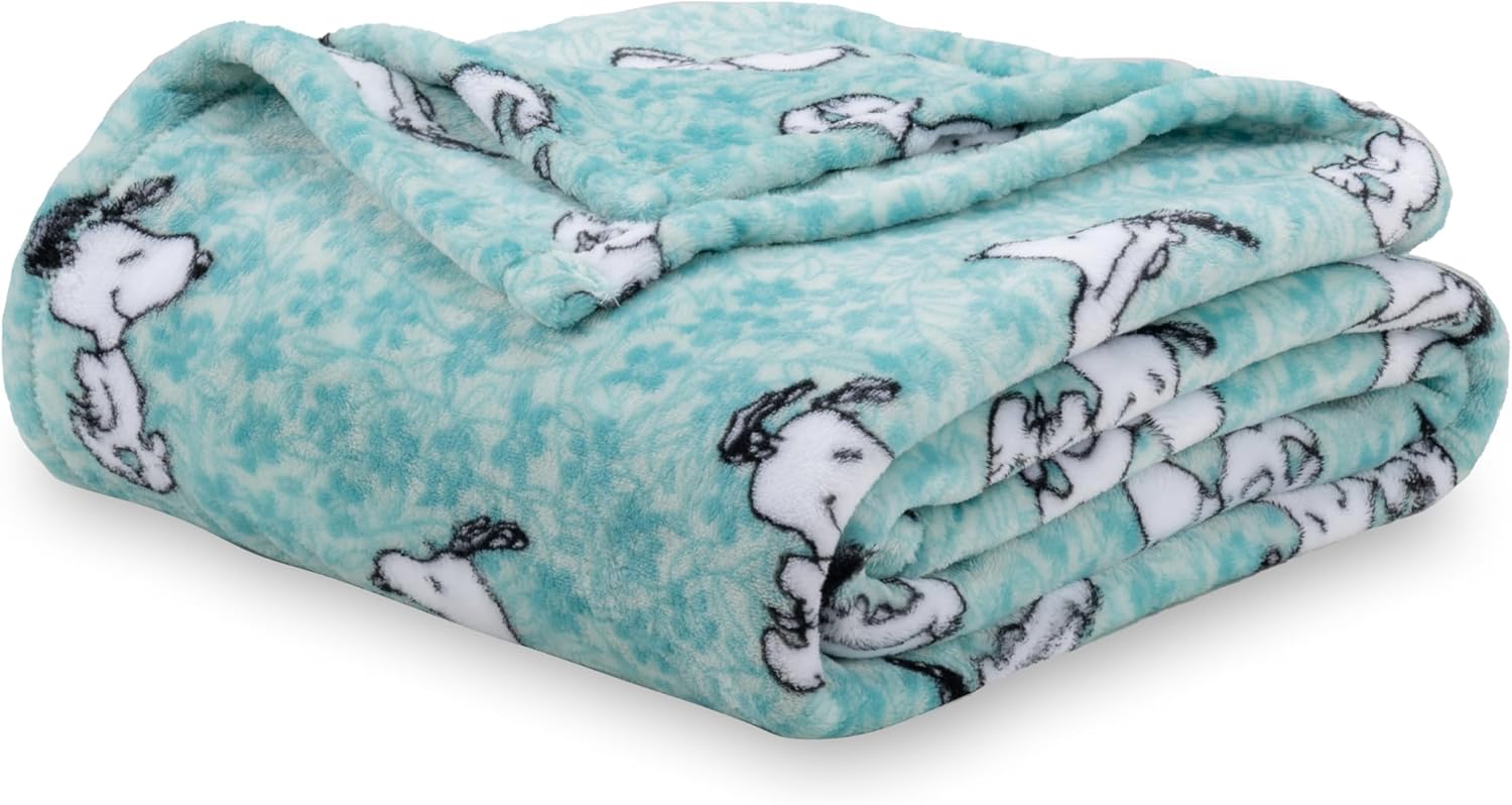 Peanuts VelvetLoft Snoopy Plush Blanket for Cozy Comfort