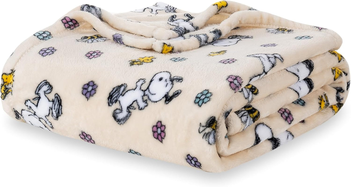Peanuts Snoopy Plush Blanket - Cozy VelvetLoft Comfort