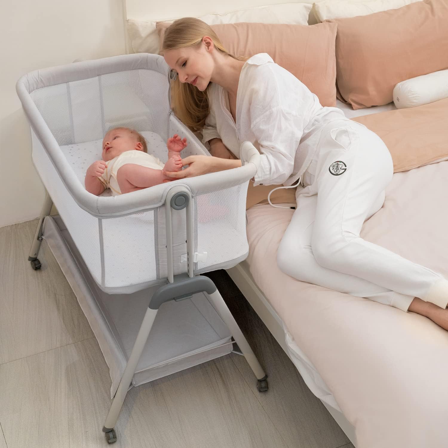 ANGELBLISS Baby Bassinet Bedside Sleeper with Adjustable Height
