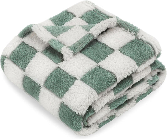 Snuggle Buddy: HOMRITAR Checkered Baby Blanket