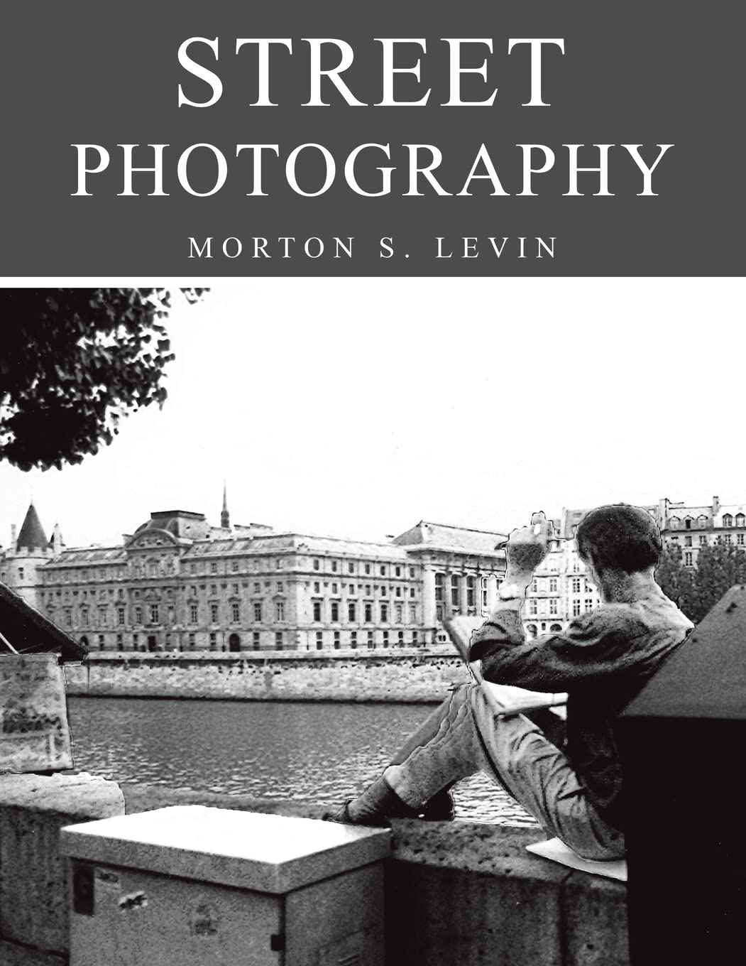 Street Photography Techniques for Capturing Urban Life