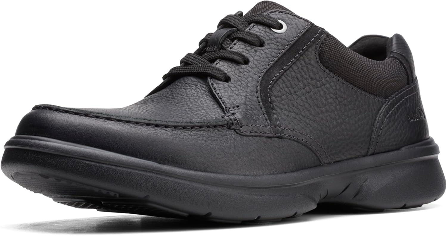 Clarks Men's Bradley Vibe Oxford: Stylish Comfort for Every Occasion