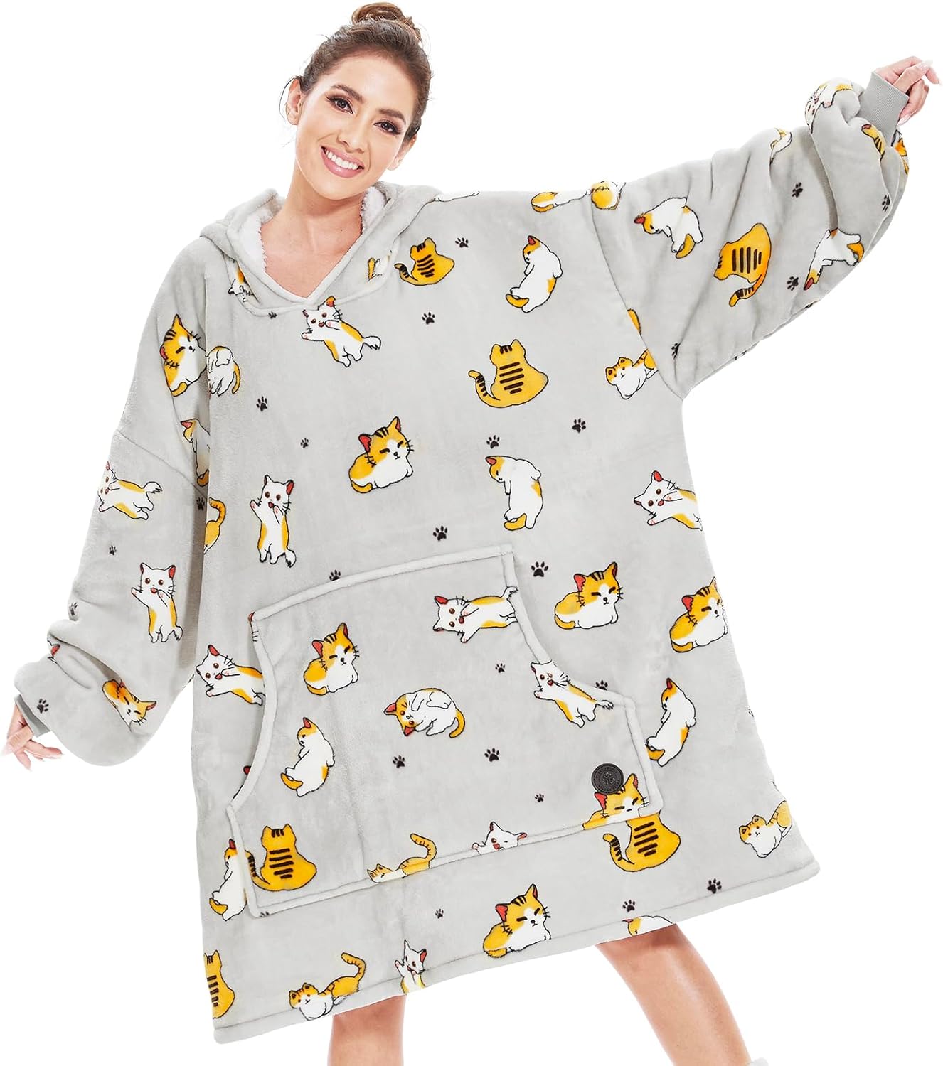 THREE POODLE Wearable Blanket Hoodie for Ultimate Comfort
