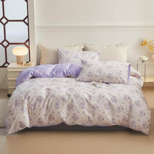 Elegant Lavender Floral Bedding Set for a Cozy Bedroom