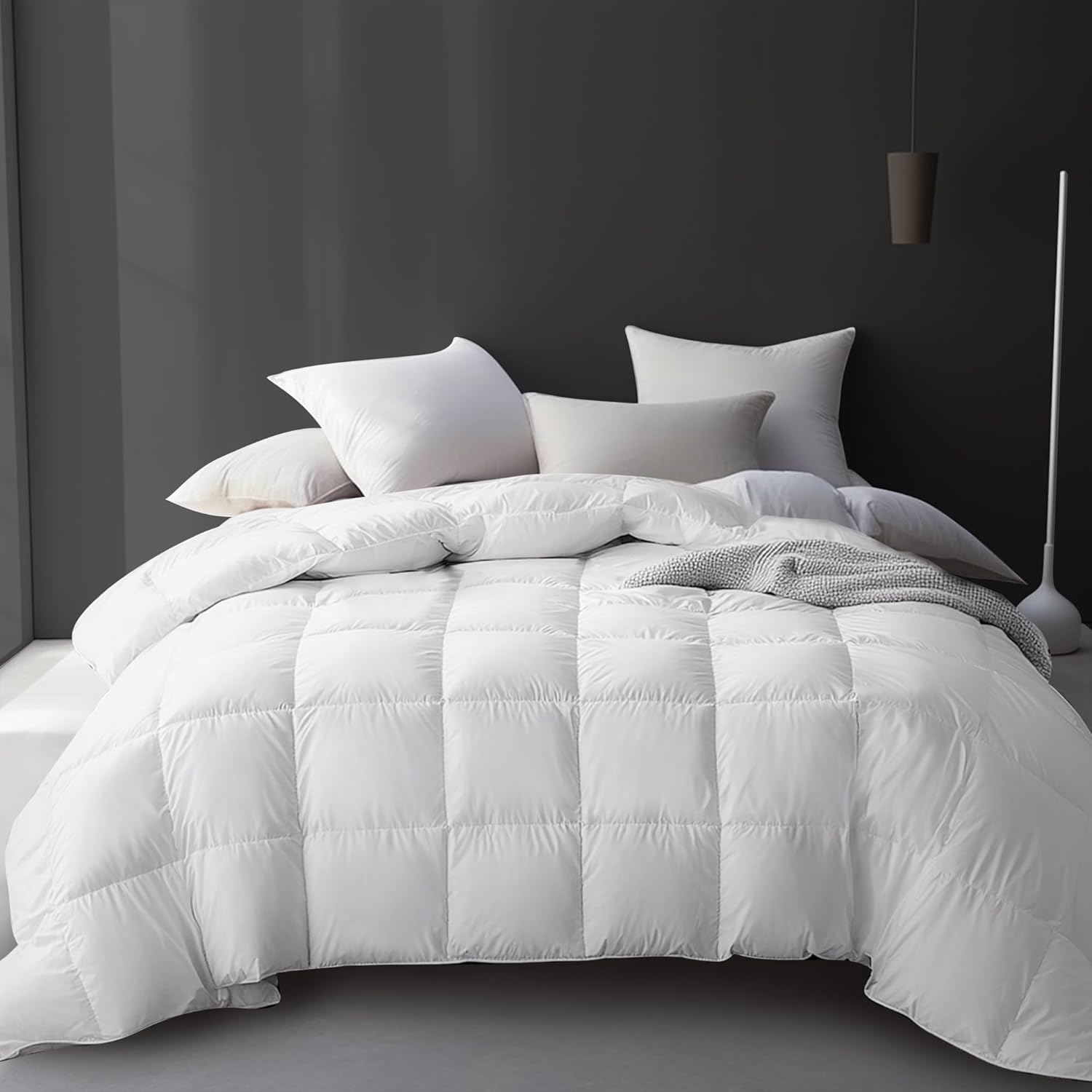 Luxury White Goose Feather Down Comforter for King Size Beds