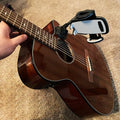 Hands-Free Guitar Phone Holder by ALLICAVER