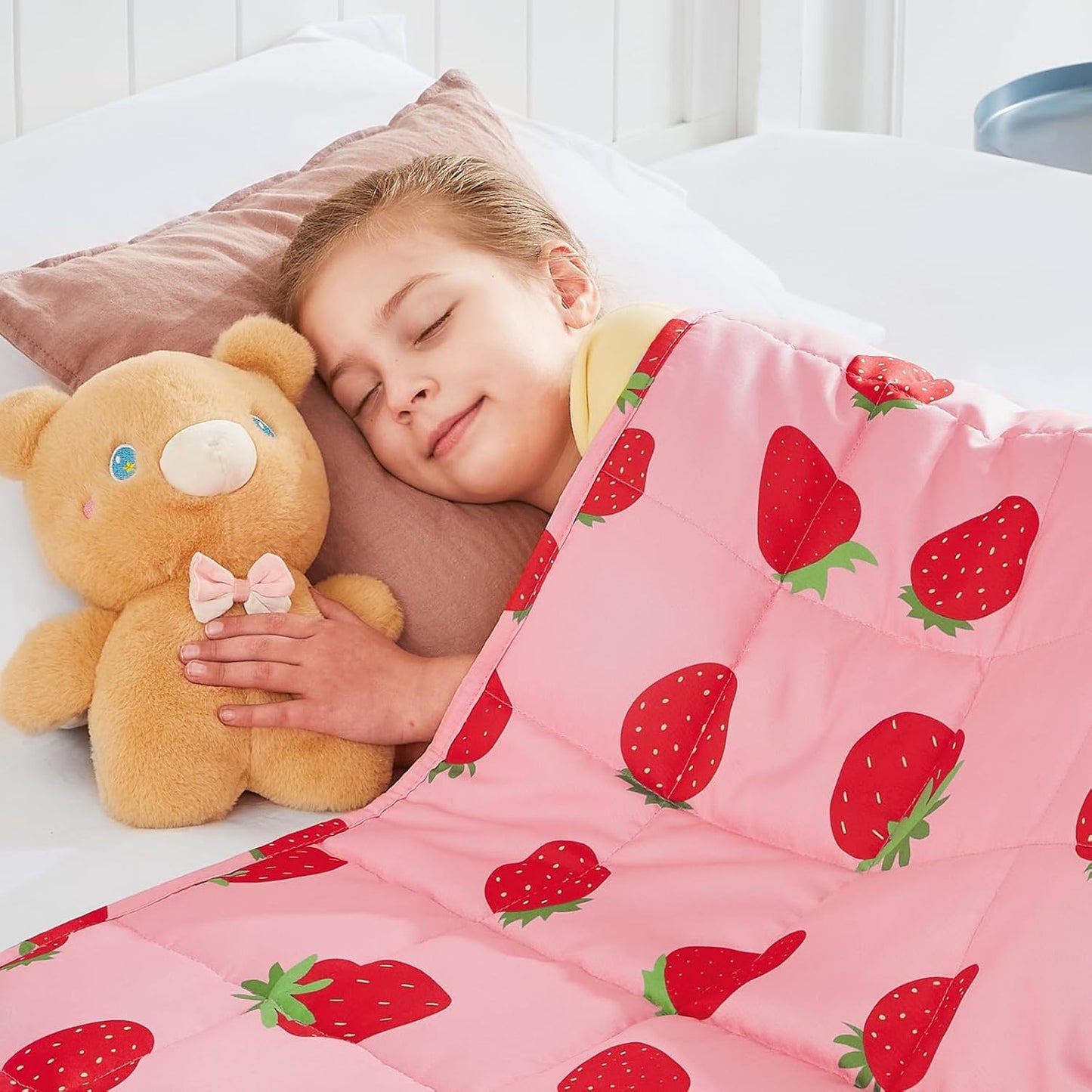 HOSUKKO Weighted Blanket - 3 lbs Pink Strawberry Design