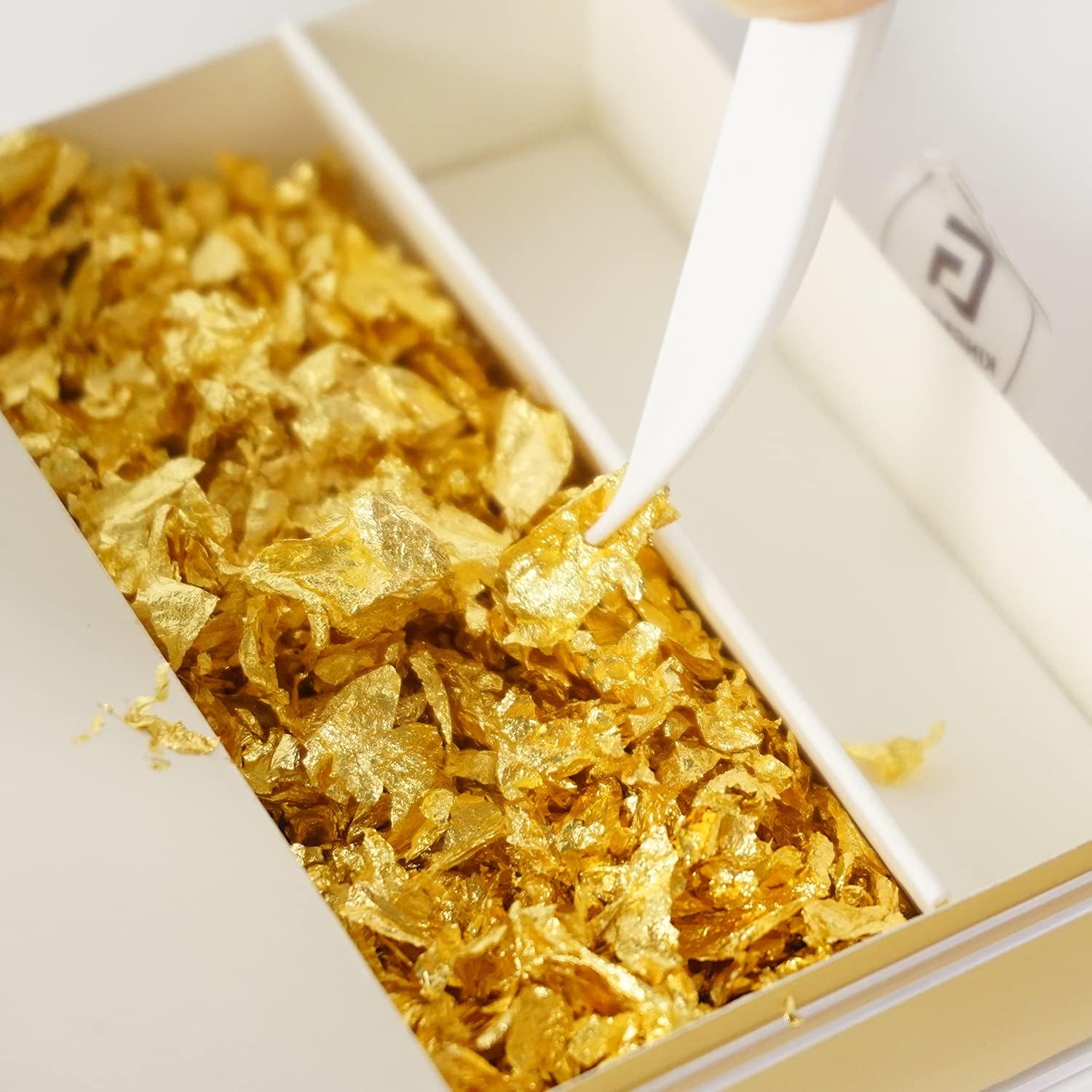 KINGBOOM 24K Edible Gold Leaf Flakes for Cakes and Drinks