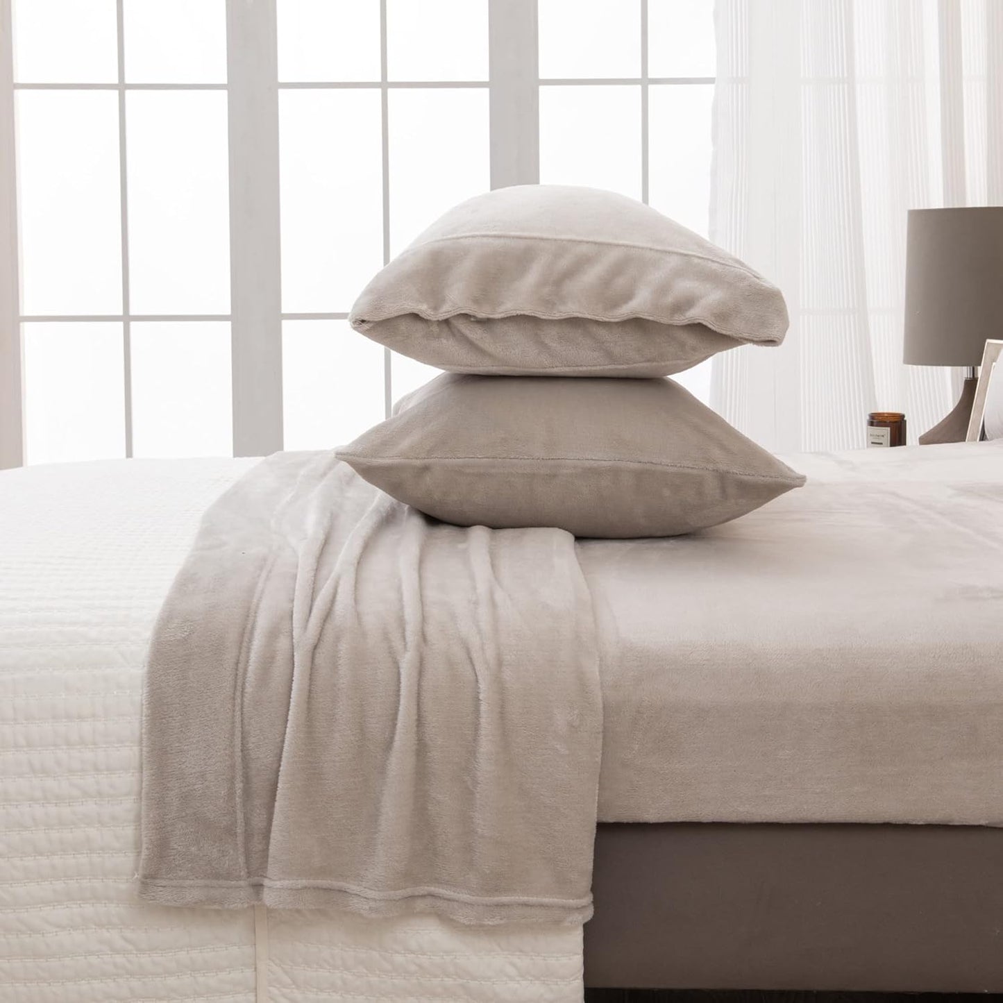 Luxurious Velvet Plush Micro Fleece Queen Size Sheet Set