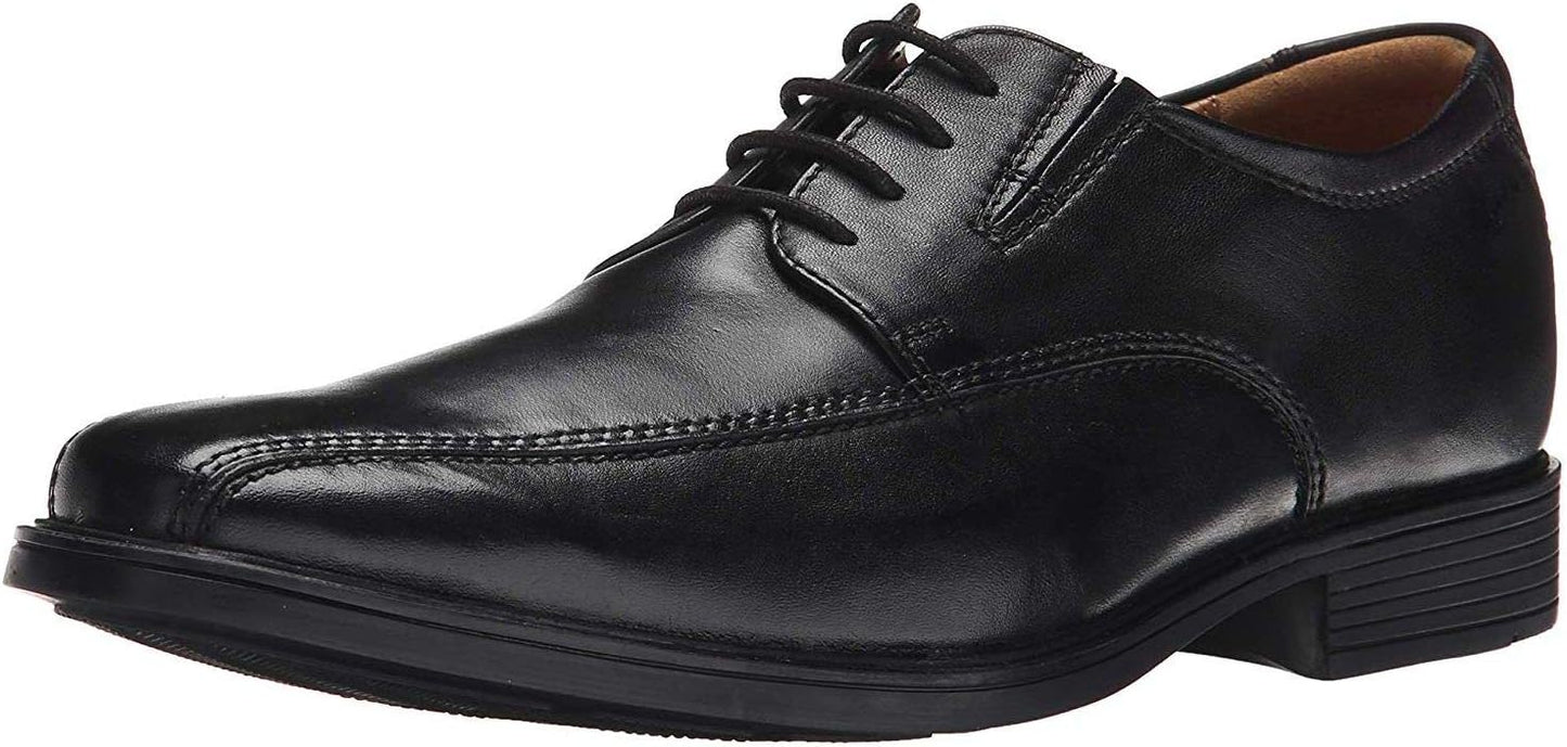 Clarks Men's Tilden Walk Oxford: Comfort for Every Day